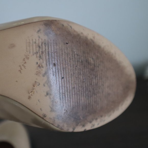 Patent Leather Pumps - Picture 5 of 12